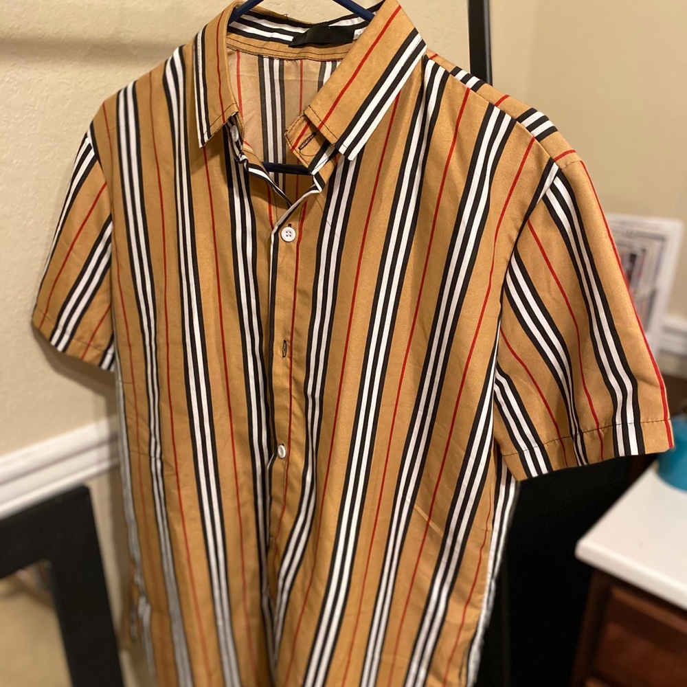 Nice button up, 90s fashion